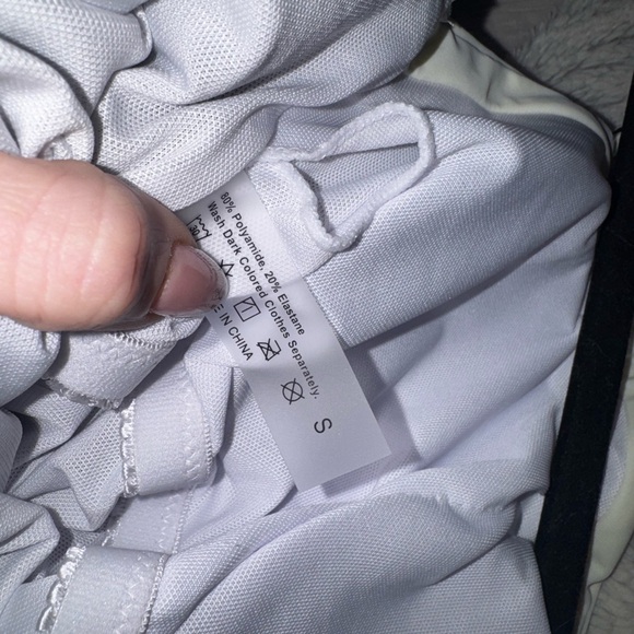 Commense Contrast Trim Metal Detail Spaghetti Strap One-Piece Swimsuit NWT - Picture 8 of 8